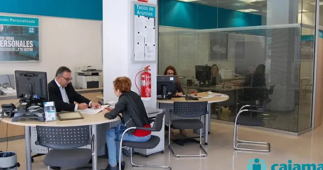 sueldos puestos de empleo y funciones en cajamar