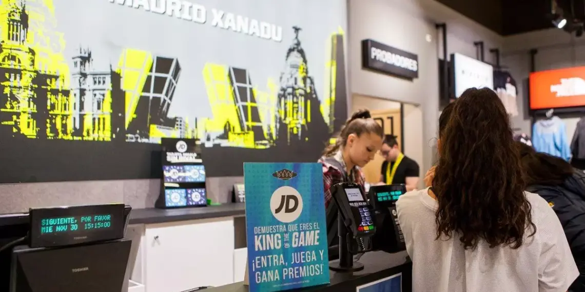 JD Sport busca estudiantes para trabajar en su nueva tienda.webp