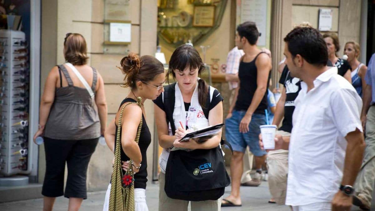 Personas sin formacion academica que ganan alrededor de 5000 euros